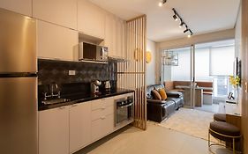 Apartamento super completo no Helbor Patteo Bosque Maia, com vaga de estacionamento, mercado 24h ao lado e a 11km do Aeroporto Internacional de Guarulhos